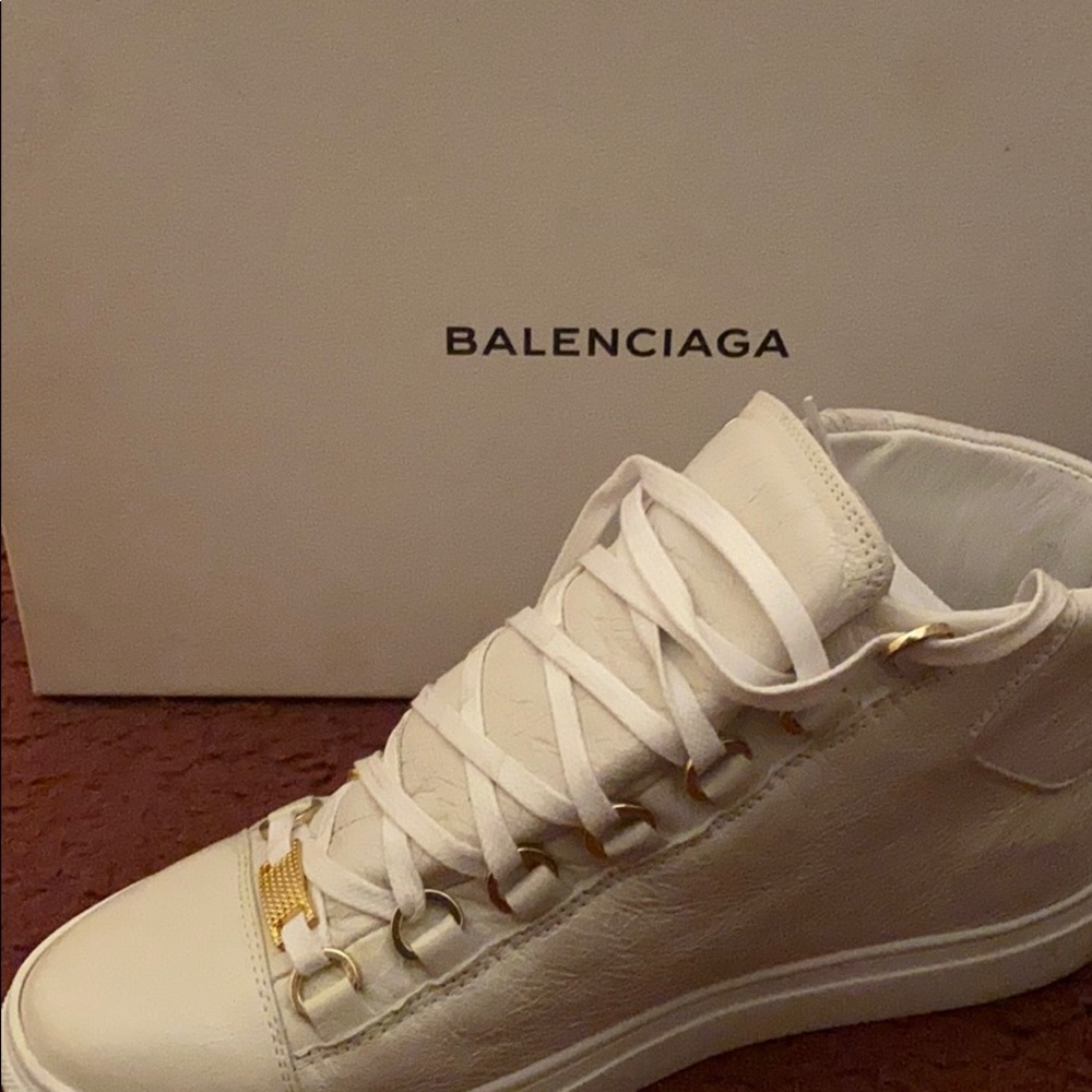 BALENCIAGA ARENA